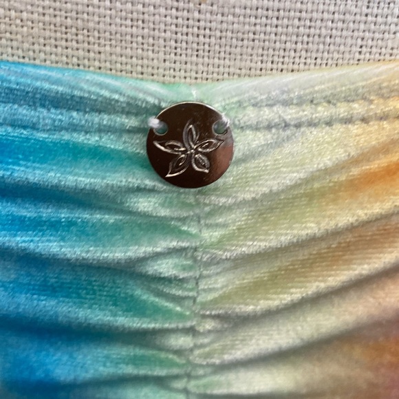 Quint Soul two piece bikini bathing suit w bolero style top tie closure. Medium - Picture 16 of 17